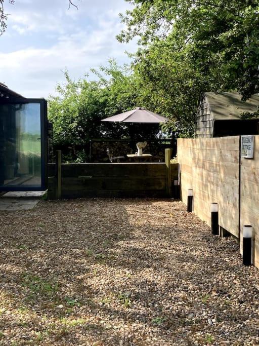 הוילה Tunstead  Crossing Retreat - Pool Table, Projector, Barn מראה חיצוני תמונה